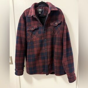 “berkley jensen” Men’s Sherpa Lined Button Up Jacket- Maroon/Black- Size: XL